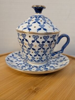 Bombay Company Lidded Teacup and Saucer Set Collectible Blue & White Floral